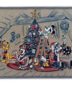 Disney Holiday Pin - 2021 Mickey Mouse & Friends - Jumbo